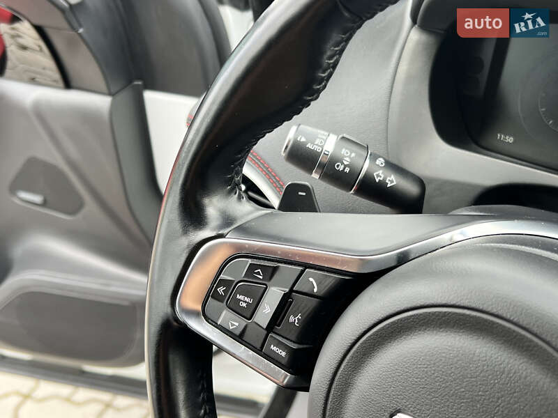 Внедорожник / Кроссовер Jaguar F-Pace 2017 в Нововолынске