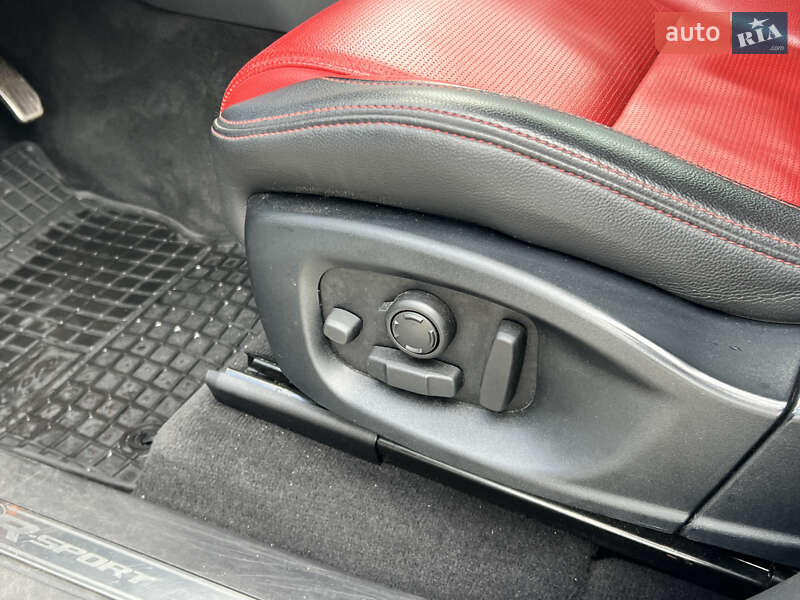 Внедорожник / Кроссовер Jaguar F-Pace 2017 в Нововолынске