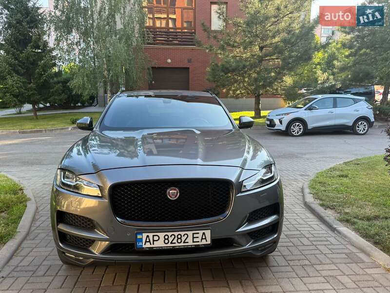 Внедорожник / Кроссовер Jaguar F-Pace 2016 в 