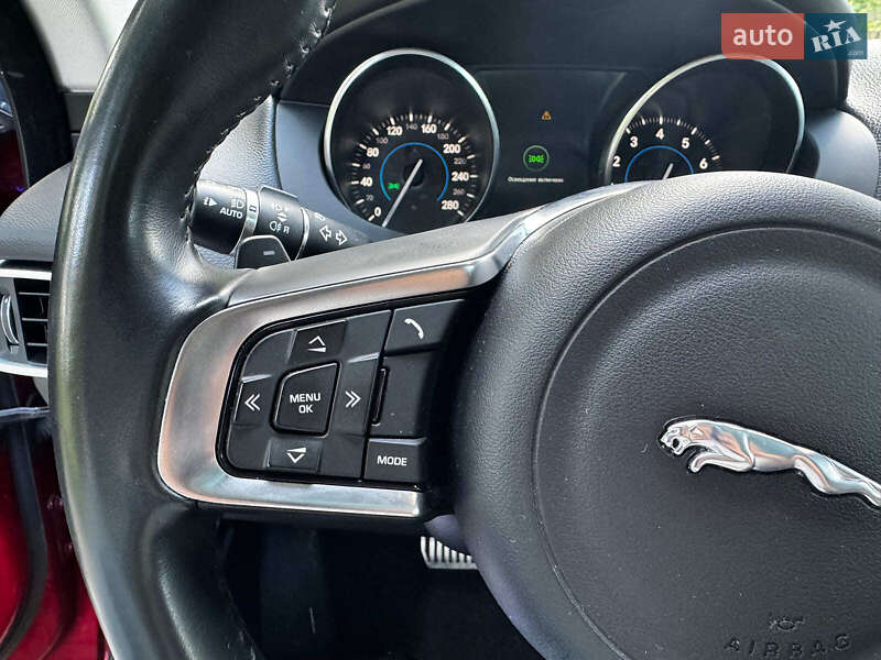 Внедорожник / Кроссовер Jaguar F-Pace 2016 в Киеве
