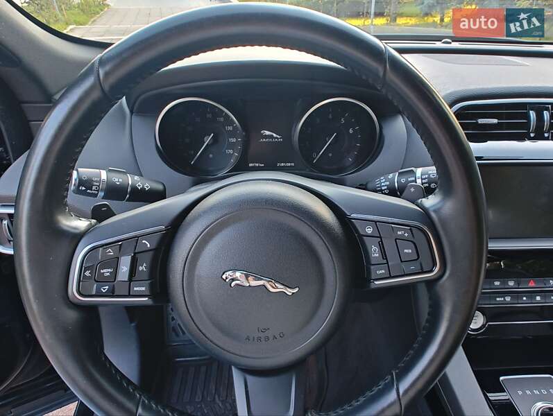 Внедорожник / Кроссовер Jaguar F-Pace 2017 в Житомире
