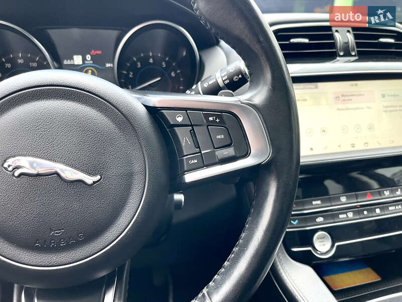 Внедорожник / Кроссовер Jaguar F-Pace 2019 в Киеве