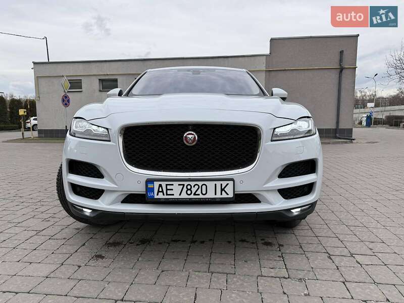 Позашляховик / Кросовер Jaguar F-Pace 2016 в Києві фото 8 Позашляховик / Кросовер Jaguar F-Pace 2016 в Києві