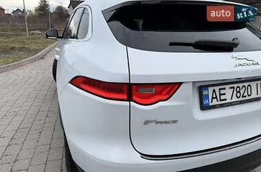 Позашляховик / Кросовер Jaguar F-Pace 2016 в 