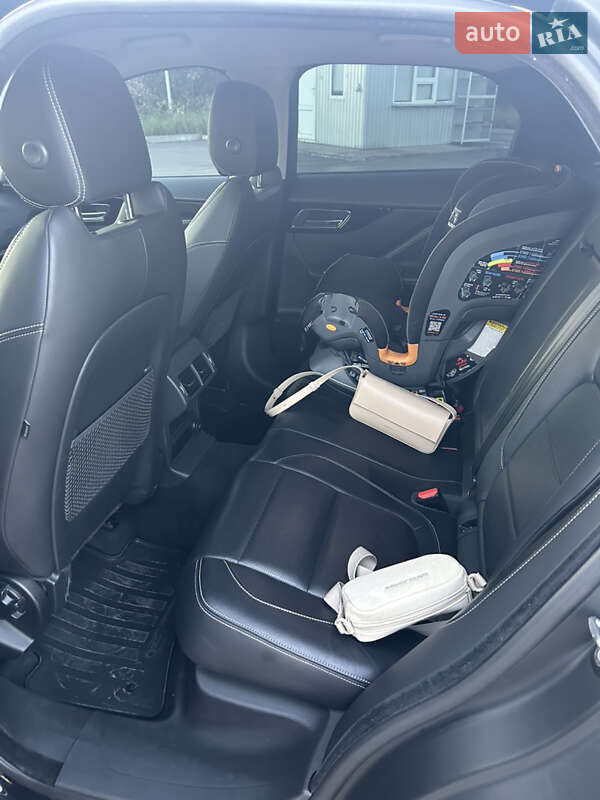 Внедорожник / Кроссовер Jaguar F-Pace 2017 в Мукачево