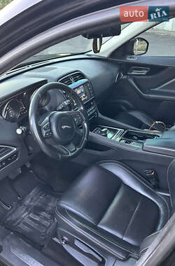 Внедорожник / Кроссовер Jaguar F-Pace 2017 в 