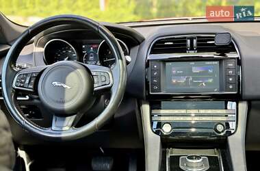 Позашляховик / Кросовер Jaguar F-Pace 2017 в 