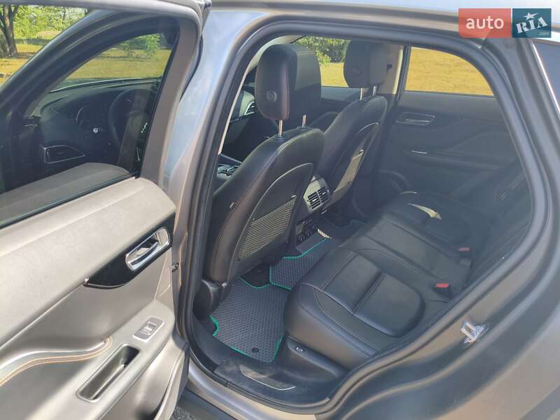 Внедорожник / Кроссовер Jaguar F-Pace 2019 в Чугуеве фото 12 Внедорожник / Кроссовер Jaguar F-Pace 2019 в Чугуеве
