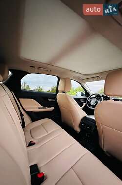 Внедорожник / Кроссовер Jaguar F-Pace 2017 в 