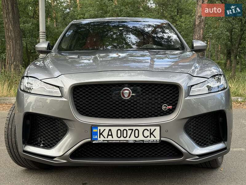Внедорожник / Кроссовер Jaguar F-Pace 2019 в 