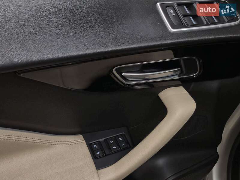 Внедорожник / Кроссовер Jaguar F-Pace 2016 в Николаеве фото 7 Внедорожник / Кроссовер Jaguar F-Pace 2016 в Николаеве