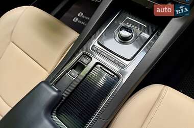 Внедорожник / Кроссовер Jaguar F-Pace 2018 в 