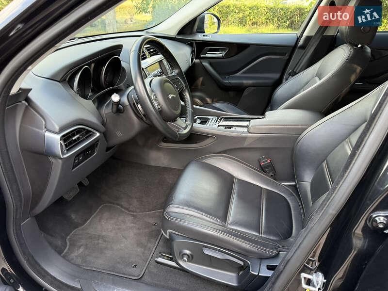 Позашляховик / Кросовер Jaguar F-Pace 2017 в Луцьку