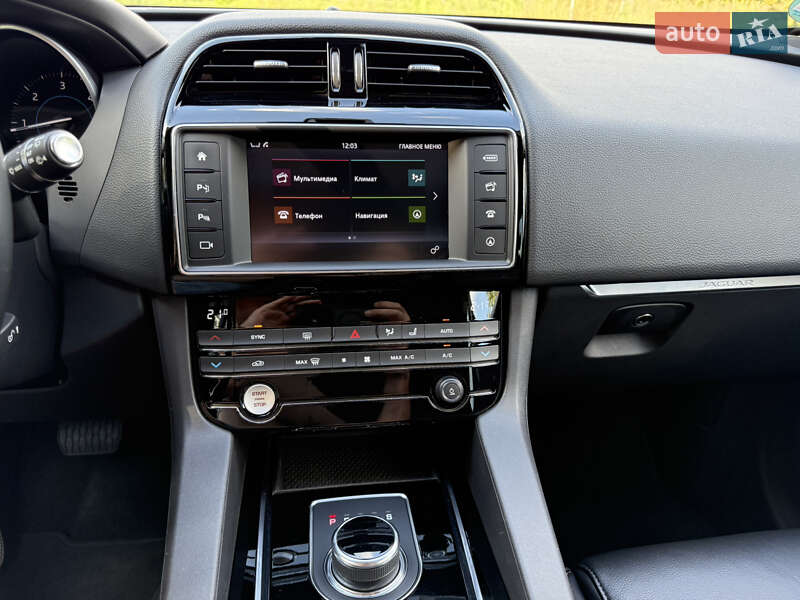 Позашляховик / Кросовер Jaguar F-Pace 2017 в Луцьку