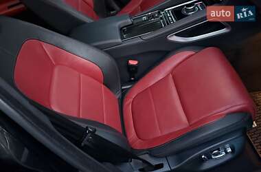 Внедорожник / Кроссовер Jaguar F-Pace 2018 в 