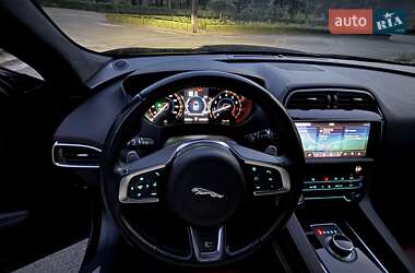 Внедорожник / Кроссовер Jaguar F-Pace 2018 в 