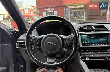 Позашляховик / Кросовер Jaguar F-Pace 2016 в 