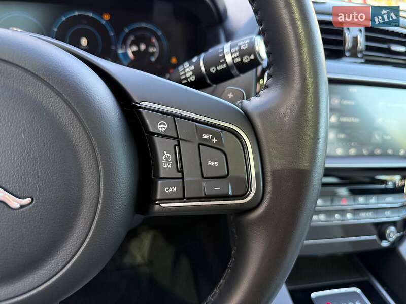 Внедорожник / Кроссовер Jaguar F-Pace 2017 в Киеве фото 23 Внедорожник / Кроссовер Jaguar F-Pace 2017 в Киеве