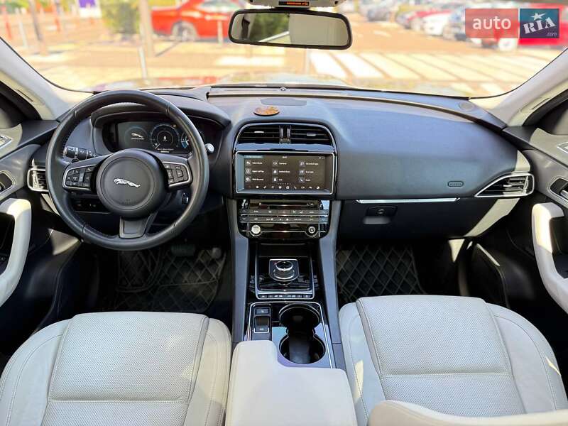 Внедорожник / Кроссовер Jaguar F-Pace 2017 в Киеве фото 35 Внедорожник / Кроссовер Jaguar F-Pace 2017 в Киеве