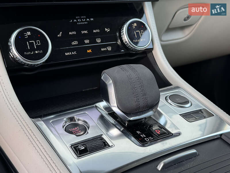 Внедорожник / Кроссовер Jaguar F-Pace 2021 в Киеве