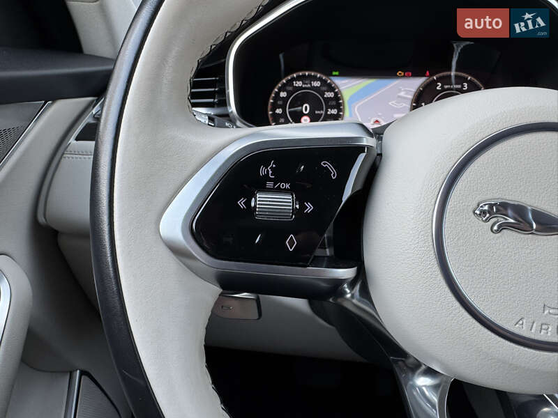 Внедорожник / Кроссовер Jaguar F-Pace 2021 в Киеве