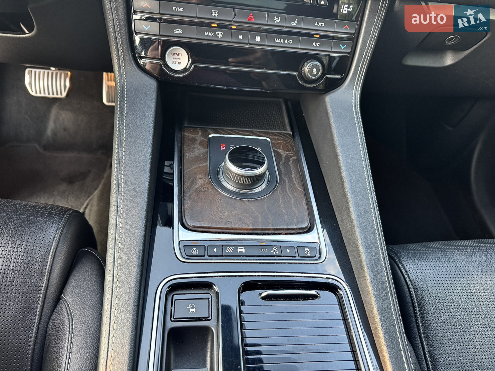2018 Jaguar F-Pace - мініатюра 13