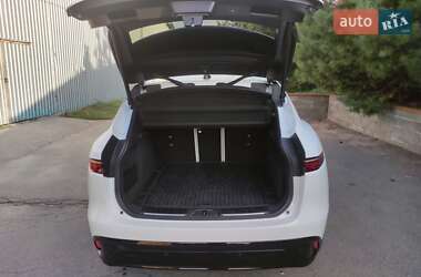Внедорожник / Кроссовер Jaguar F-Pace 2022 в 