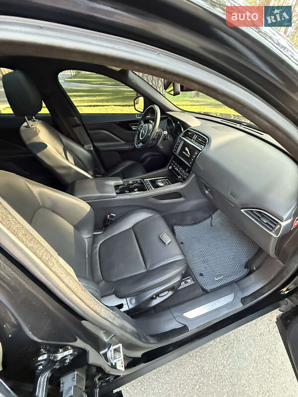 Позашляховик / Кросовер Jaguar F-Pace 2016 в Чернігові