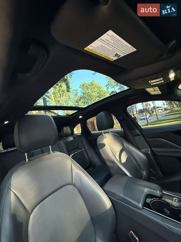 Позашляховик / Кросовер Jaguar F-Pace 2016 в Чернігові