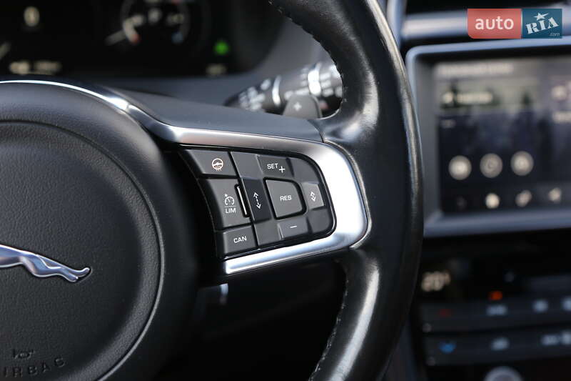 Внедорожник / Кроссовер Jaguar F-Pace 2016 в Киеве фото 28 Внедорожник / Кроссовер Jaguar F-Pace 2016 в Киеве