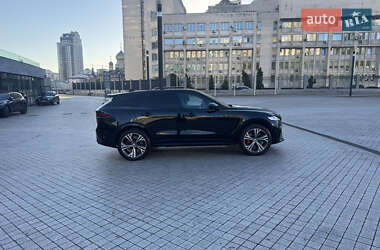 Позашляховик / Кросовер Jaguar F-Pace 2023 в 
