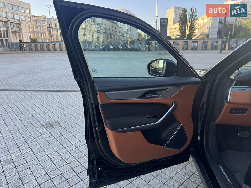 Внедорожник / Кроссовер Jaguar F-Pace 2023 в Киеве