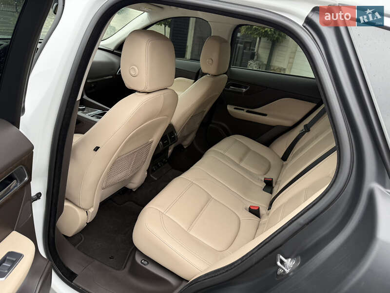 Позашляховик / Кросовер Jaguar F-Pace 2017 в Івано-Франківську