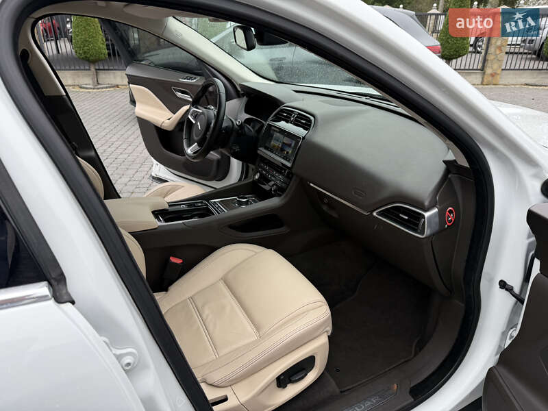 Позашляховик / Кросовер Jaguar F-Pace 2017 в Івано-Франківську