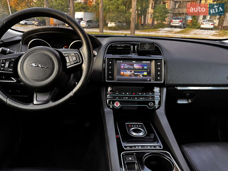 Позашляховик / Кросовер Jaguar F-Pace 2017 в Кременчуці