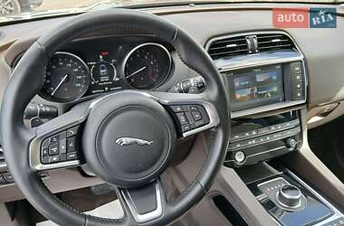 Внедорожник / Кроссовер Jaguar F-Pace 2018 в 