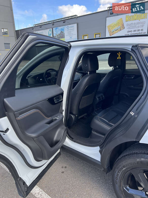 Внедорожник / Кроссовер Jaguar F-Pace 2018 в Киеве фото 11 Внедорожник / Кроссовер Jaguar F-Pace 2018 в Киеве