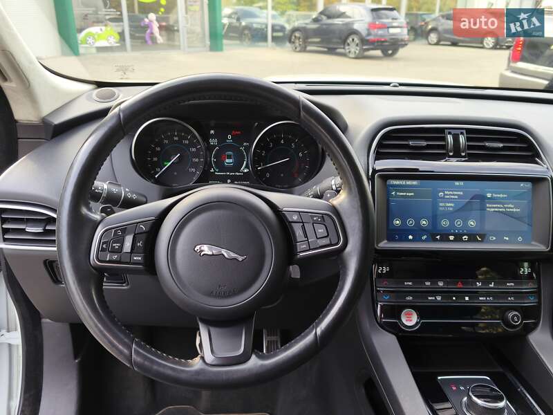 Позашляховик / Кросовер Jaguar F-Pace 2018 в Дніпрі