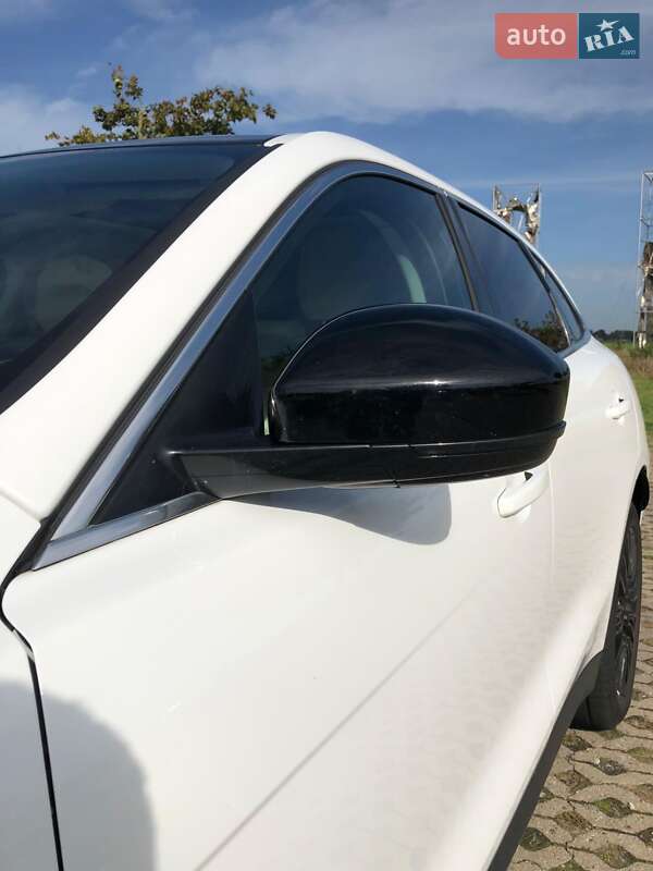 Позашляховик / Кросовер Jaguar F-Pace 2016 в Герці