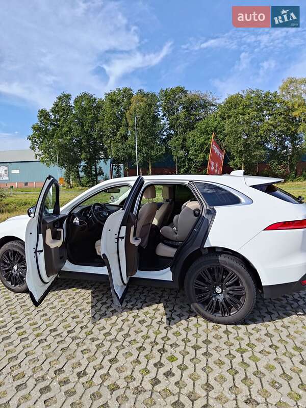 Позашляховик / Кросовер Jaguar F-Pace 2016 в Герці