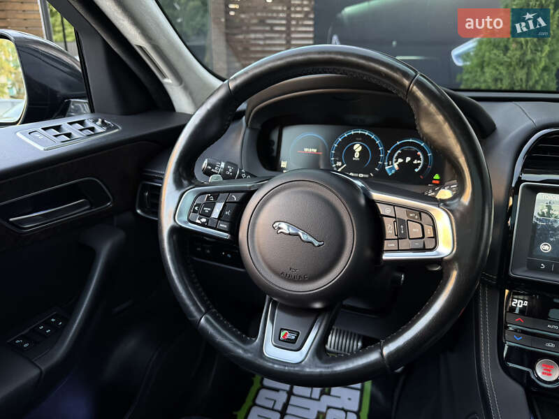 Позашляховик / Кросовер Jaguar F-Pace 2016 в Києві