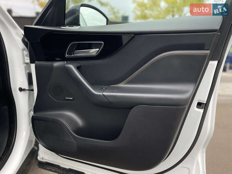 Внедорожник / Кроссовер Jaguar F-Pace 2019 в Киеве