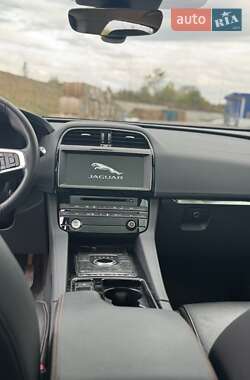 Позашляховик / Кросовер Jaguar F-Pace 2020 в 