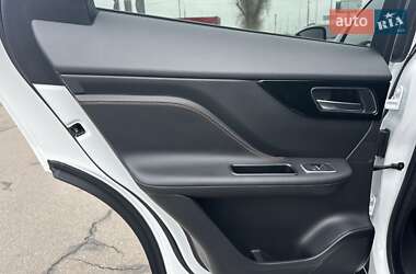 Позашляховик / Кросовер Jaguar F-Pace 2020 в 