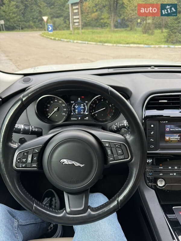 Позашляховик / Кросовер Jaguar F-Pace 2017 в Львові фото 13 Позашляховик / Кросовер Jaguar F-Pace 2017 в Львові