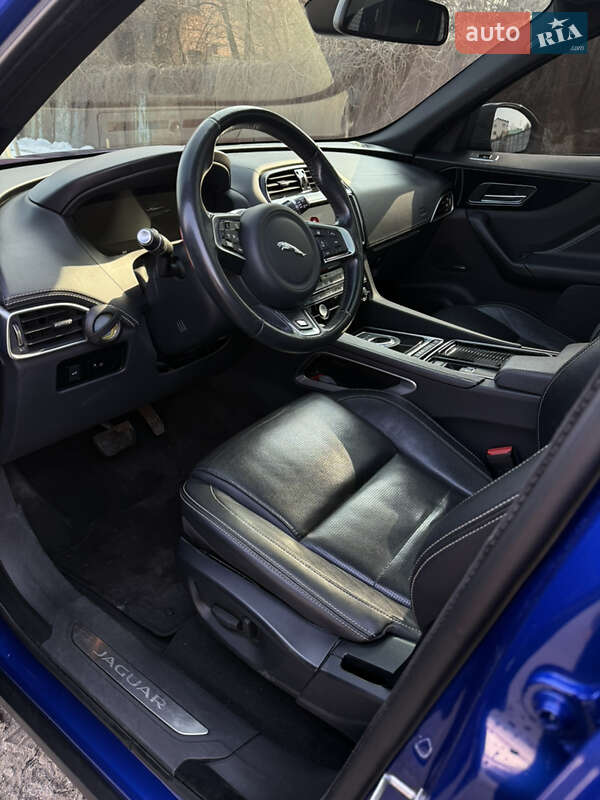Позашляховик / Кросовер Jaguar F-Pace 2017 в Києві