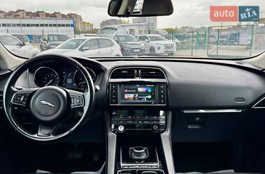 Внедорожник / Кроссовер Jaguar F-Pace 2018 в 