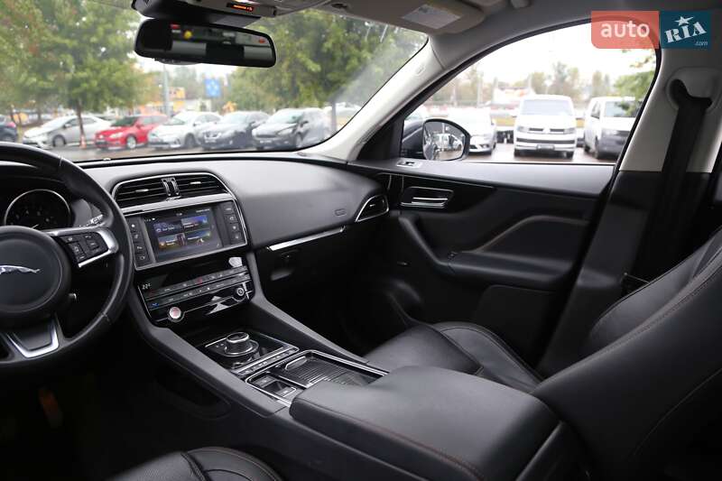 Позашляховик / Кросовер Jaguar F-Pace 2017 в Києві