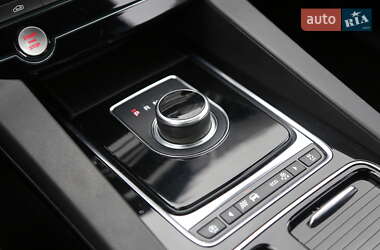 Позашляховик / Кросовер Jaguar F-Pace 2017 в 