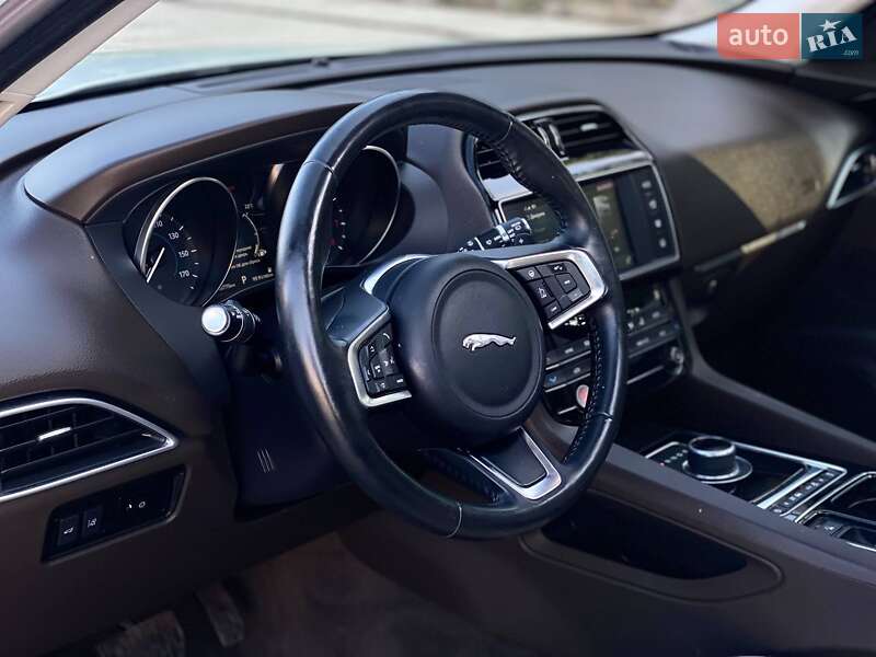 Внедорожник / Кроссовер Jaguar F-Pace 2017 в Киеве фото 19 Внедорожник / Кроссовер Jaguar F-Pace 2017 в Киеве